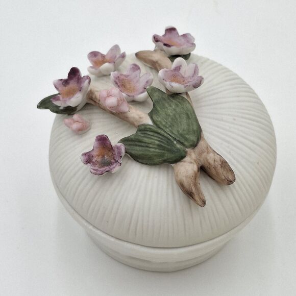 Lefton Jewelry - Lefton Flowers On Top Basket Weave Design Trinket  Box